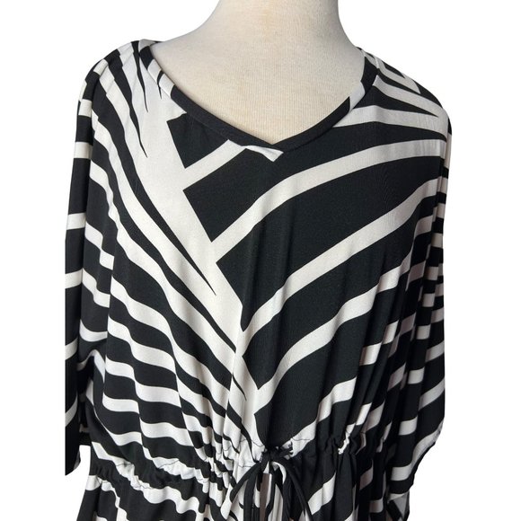 HAANI Women's Dress 2X Black White Striped KneeShort Sleeve Stretch V-Neck - Picture 10 of 12